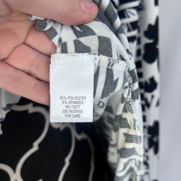 Dana Buchman Bold Geometirc Print Button Front Jersey Blouse Size XL - Picture 3 of 9